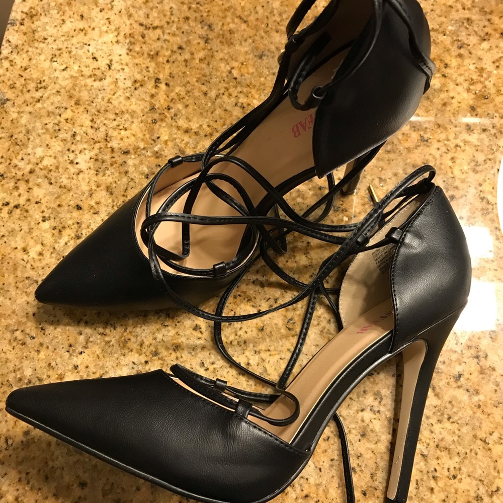 Shoe dazzle black stiletto heels size 11